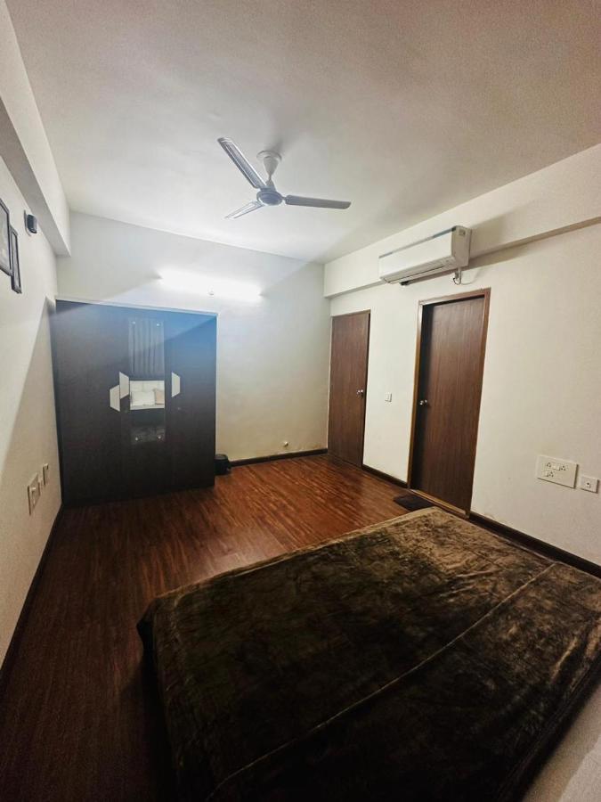 River Front Property Ахмедабад Екстериор снимка