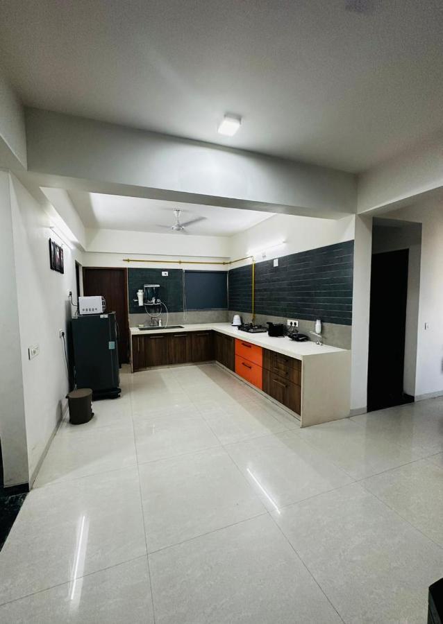 River Front Property Ахмедабад Екстериор снимка