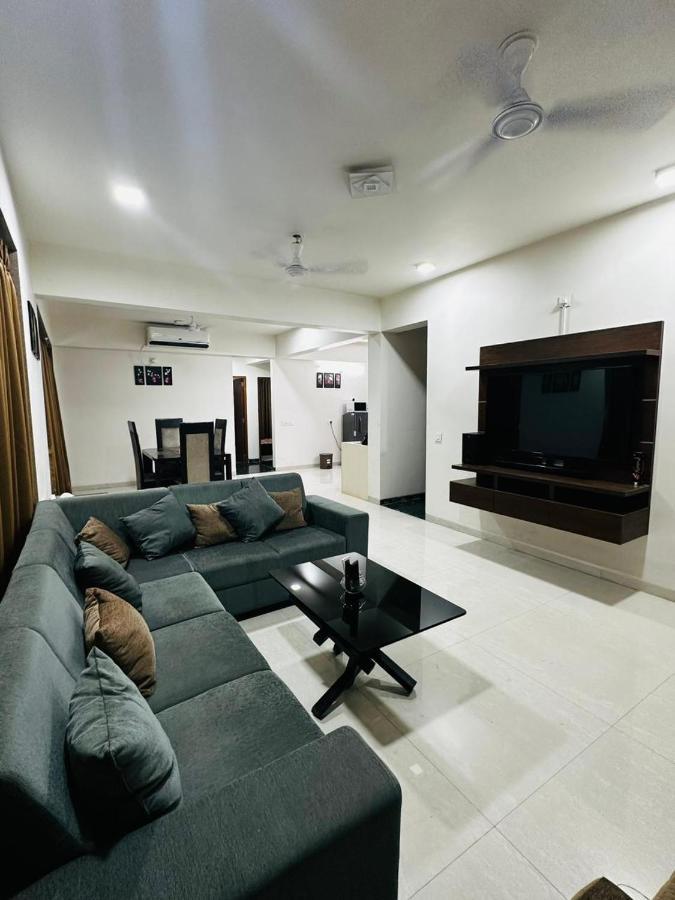 River Front Property Ахмедабад Екстериор снимка